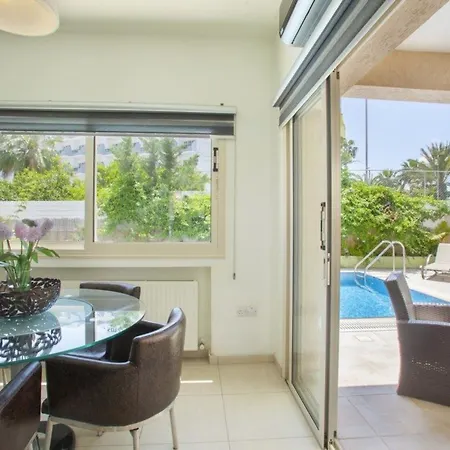 “villa With Beautiful Private Pool” 59 Willa *
