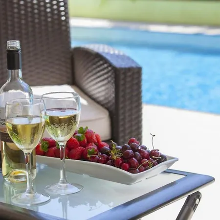 “villa With Beautiful Private Pool” 59 Willa *