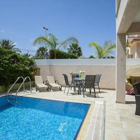 “villa With Beautiful Private Pool” 59